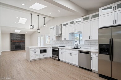 1913 Golden Arrow Dr, Las Vegas, NV 89169 - photo 2