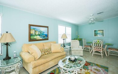 4 702 Gladiolus - Dining Living Room - V