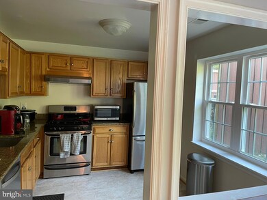 9240 Cardinal Forest Ln unit 101, Lorton, VA 22079 - photo 6