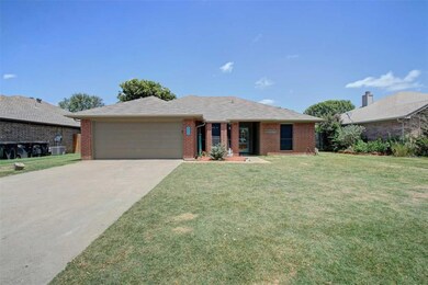 302 Odell St, Cleburne, TX 76033 - photo 2