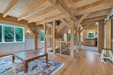 8126 Pomfret Rd, Pomfret, VT 05053 - photo 6