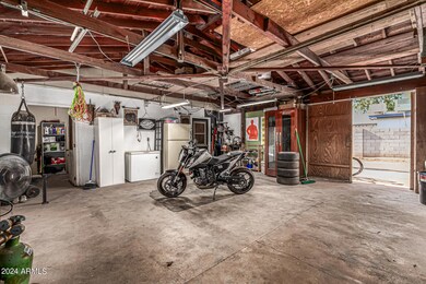 Oversized 2+ Car Garage