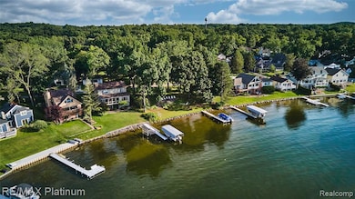 4358 Skusa Dr, Brighton, MI 48116 - photo 6