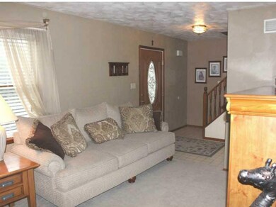 Living Room. Neutral Warm Colors.