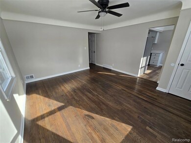 816 London Ave, Lincoln Park, MI 48146 - photo 2