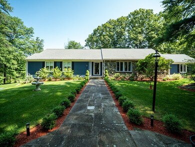 379 Underwood St, Holliston, MA 01746 - photo 3