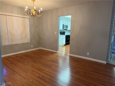 2438 San Lucas Cir, Las Vegas, NV 89121 - photo 4