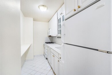 225 St Pauls Ave unit 2B, Jersey City, NJ 07306 - photo 2