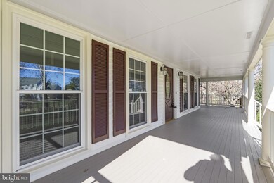 6852 Smithfield Ct, Centreville, VA 20120 - photo 6