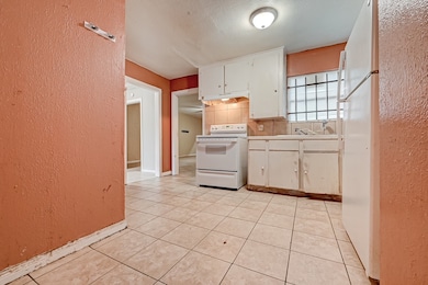 6163 Beldart St, Houston, TX 77033 - photo 5