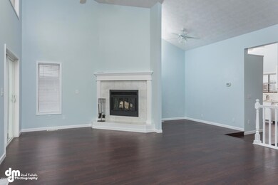 9211 Sea Parrott Circle-large-017-Living