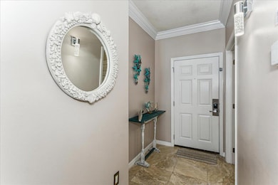 06-8575 Gulf Blvd Unit 902-1 foyer