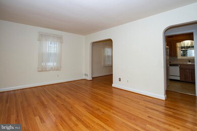 111 Northwood Dr, Lutherville Timonium, MD 21093 - photo 5