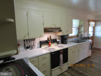 613 Prince St unit 50, Littlestown, PA 17340 - photo 4