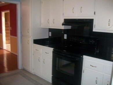 4815 Golden Leaf Ct, Hephzibah, GA 30815 - photo 3