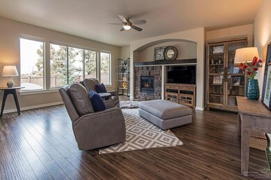 20682 NE Comet Ct, Bend, OR 97701 - photo 3