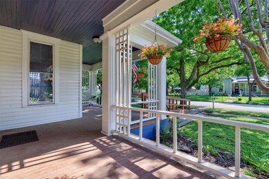 317 S Clements St, Gainesville, TX 76240 - photo 6