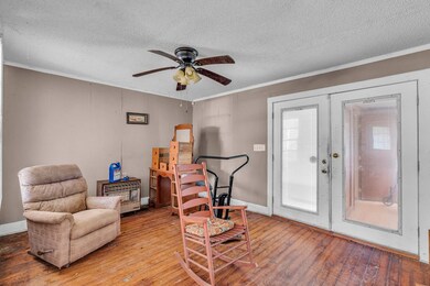 805 Howe St, McComb, MS 39648 - photo 5