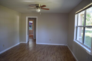 1906 Burkholder Cir E, Jacksonville, FL 32216 - photo 3
