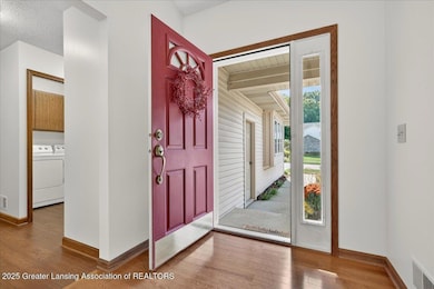 5910 Cabrena Dr, Lansing, MI 48917 - photo 4