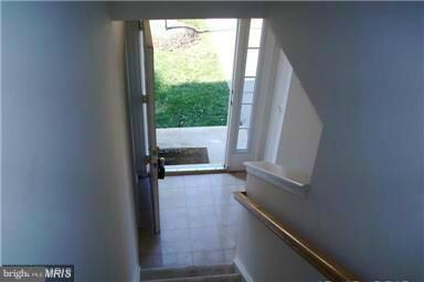 23094 Fontwell Square, Sterling, VA 20166 - photo 4