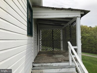 112 S Timber Ridge Rd, Cross Junction, VA 22625 - photo 4