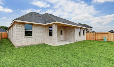 1661 Maggie Trail Dr, Alvin, TX 77511 - photo 4