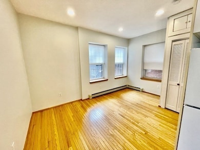 15 Thacher Ct unit 2, Boston, MA 02113 - photo 5