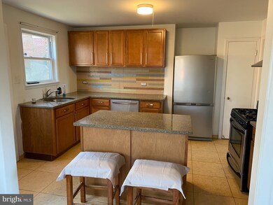 5810 Woodland Dr, Oxon Hill, MD 20745 - photo 4