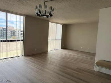 3930 University Center Dr unit 302, Las Vegas, NV 89119 - photo 2