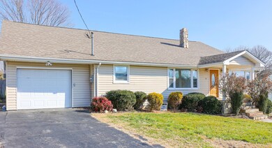 114 Bowers St, Johnson City, TN 37601 - photo 2