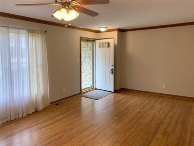 2924 Victory Dr unit 3, Columbus, IN 47203 - photo 5