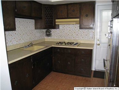 11 Church Ave, Staten Island, NY 10314 - photo 6