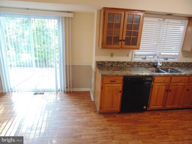 19207 Jamestown Dr, Hagerstown, MD 21742 - photo 7