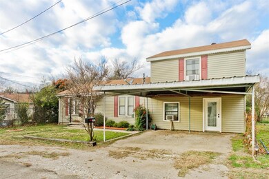 303 E Ford St, Decatur, TX 76234 - photo 3