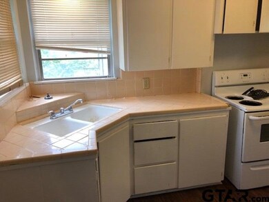 2402 2402 Plume, Tyler, TX 75703 - photo 5