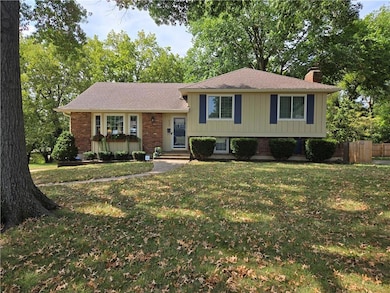 8400 Willow Way, Raytown, MO 64138 - photo 2