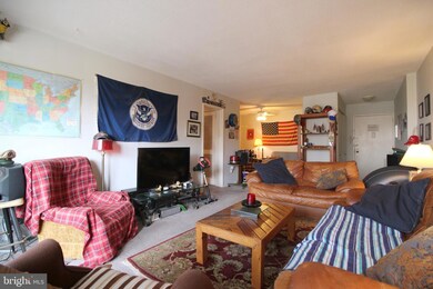 Town Square Towers unit 312, Washington, DC 20024 - photo 5