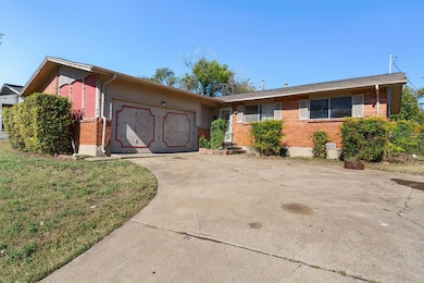 2588 Wood Valley Dr, Dallas, TX 75211 - photo 2