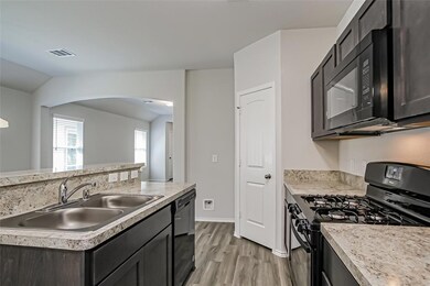 1410 Mark Ln, Ennis, TX 75119 - photo 5