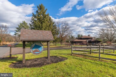 6496 Blueberry Ln, Pipersville, PA 18947 - photo 3