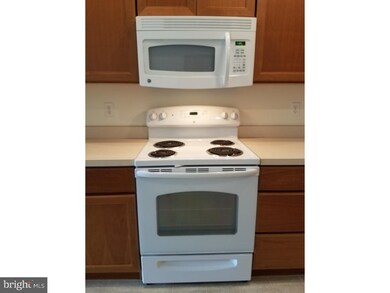 3000 Fountainview Cir unit 214, Newark, DE 19713 - photo 3