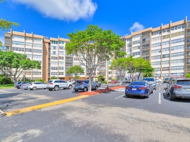 1000 Saint Charles Place unit L4, Pembroke Pines, FL 33026 - photo 2