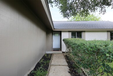 4107 Ravine Dr, Friendswood, TX 77546 - photo 2