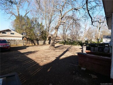 638 W Front St, Statesville, NC 28677 - photo 3