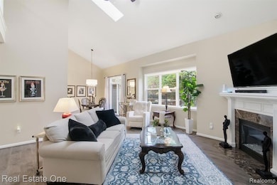 2294 Calibouge unit 31, Commerce Township, MI 48382 - photo 7