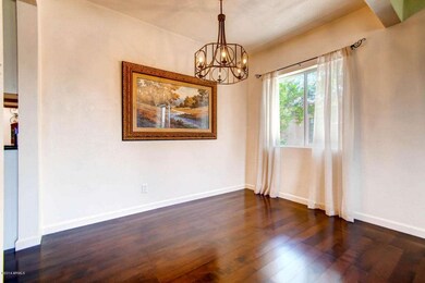 1934 W Earll Dr Phoenix AZ-large-009-Din