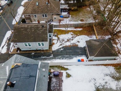 21 Garrison St, Fairhaven, MA 02719 - photo 5