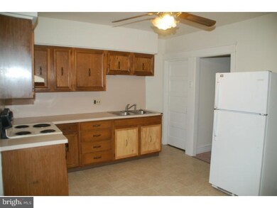 708 W 3rd St, Lansdale, PA 19446 - photo 5