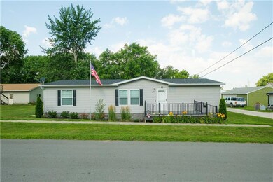 Front,  newer manuf. Home